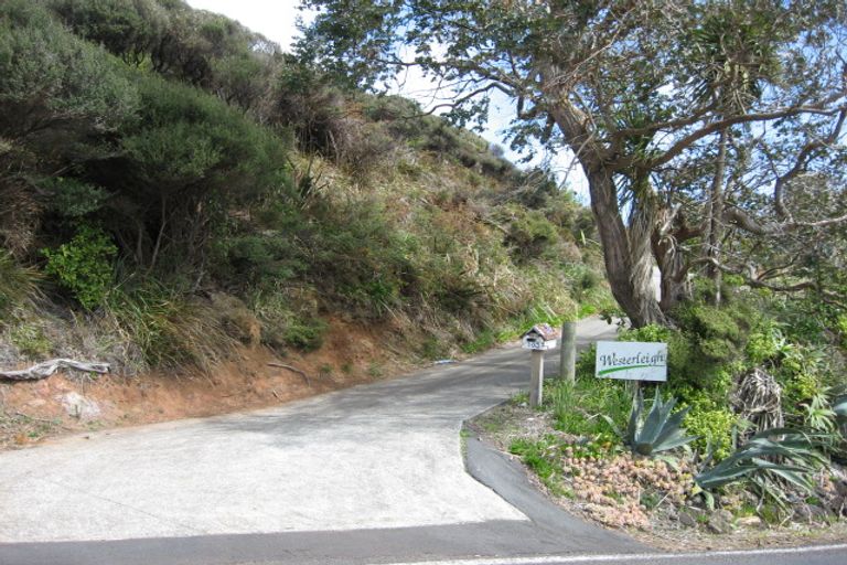 Photo of property in 103 Piha Road, Piha, New Lynn, 0772