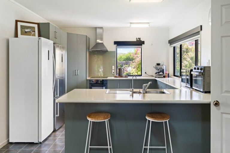 Photo of property in 2 Tavarnya Way, Patumahoe, Pukekohe, 2679