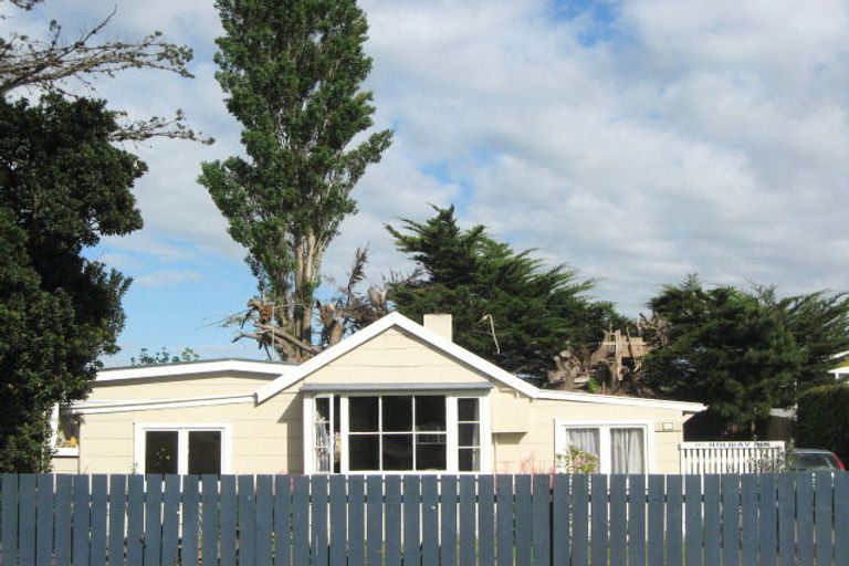 Photo of property in 23 Reserve Road, Waikuku Beach, 7473