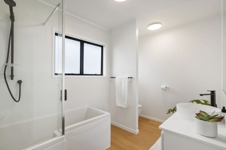 Photo of property in 2/57 Lake Road, Devonport, Auckland, 0624