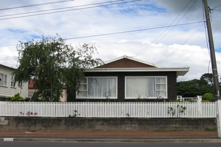Photo of property in 47 Donovan Street, Blockhouse Bay, Auckland, 0600