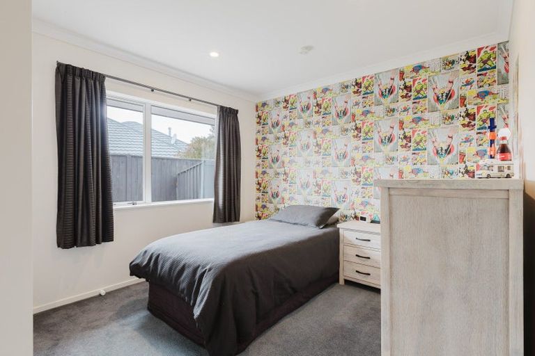 Photo of property in 4 Lourie Way, Fitzherbert, Palmerston North, 4410