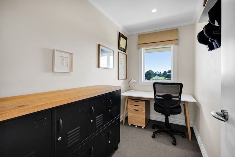 Photo of property in 167 Henwood Road, Paraite, New Plymouth, 4372