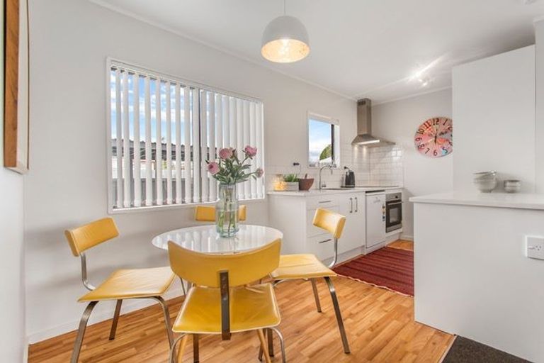 Photo of property in 1/13 Maplesden Drive, Clendon Park, Auckland, 2103