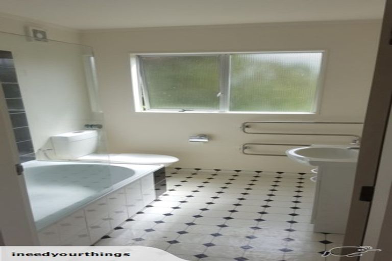 Photo of property in 29a Harbour View Road, Northland, Wellington, 6012