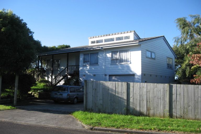 Photo of property in 10 Celmisia Place, Weymouth, Auckland, 2103