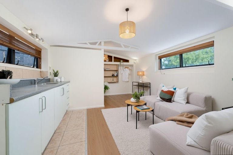 Photo of property in 34 Cyclarama Crescent, Massey, Auckland, 0614