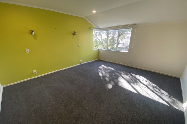 Photo of property in 2/95 Langana Avenue, Browns Bay, Auckland, 0630