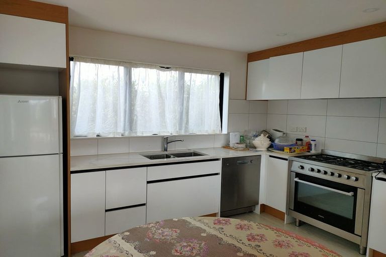 Photo of property in 48 Spence Road, Henderson, Auckland, 0612