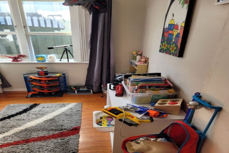 Photo of property in 19 Titchener Street, New Lynn, Auckland, 0600