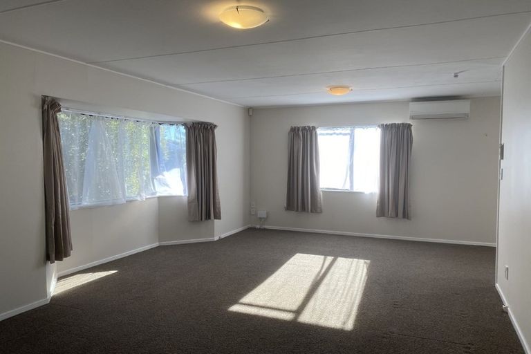 Photo of property in 5 Dennis Taylor Court, Paraparaumu, 5032