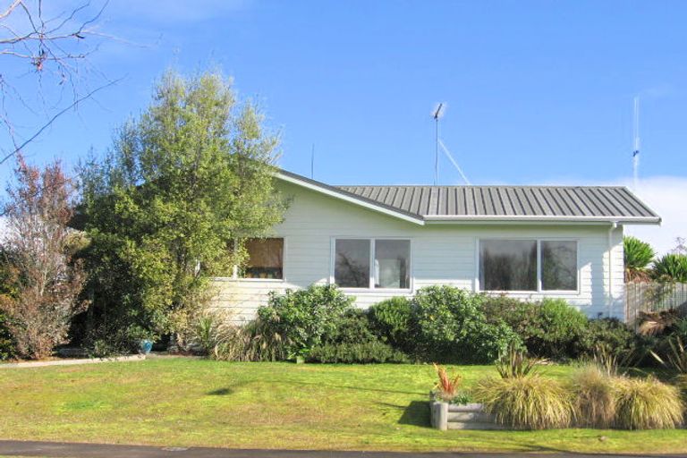 Photo of property in 17 Taksan Place, Pukete, Hamilton, 3200