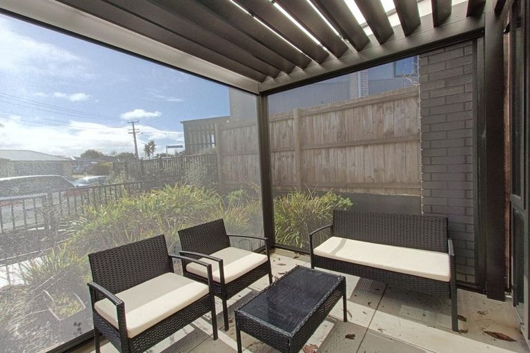 Photo of property in 1/18 Titoki Street, Te Atatu Peninsula, Auckland, 0610