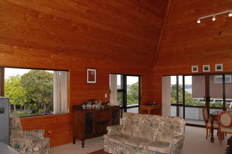 Photo of property in 7 Venus Place, Half Moon Bay, Auckland, 2012