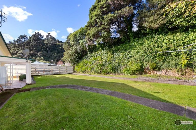Photo of property in 33 James Grove, Stokes Valley, Lower Hutt, 5019