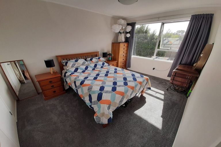 Photo of property in 35 Bayview Road, Bayview, Auckland, 0629