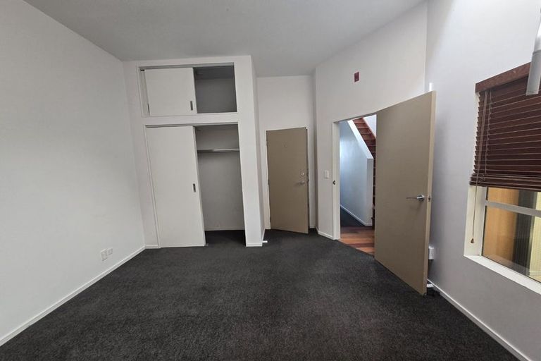 Photo of property in Metro Apartments, 8/220 Thorndon Quay, Pipitea, Wellington, 6011