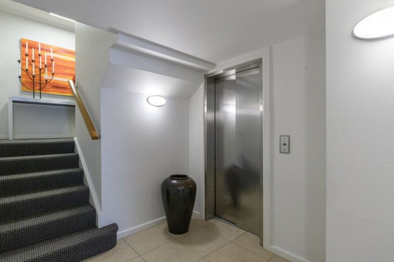 Photo of property in 1/2 Sixth Avenue, Tauranga, 3110