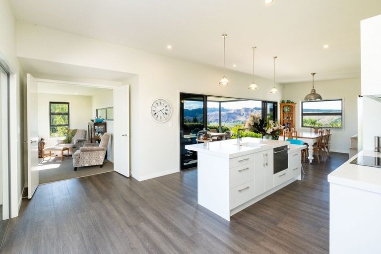 Photo of property in 3 Esk View Road, Eskdale, Napier, 4182