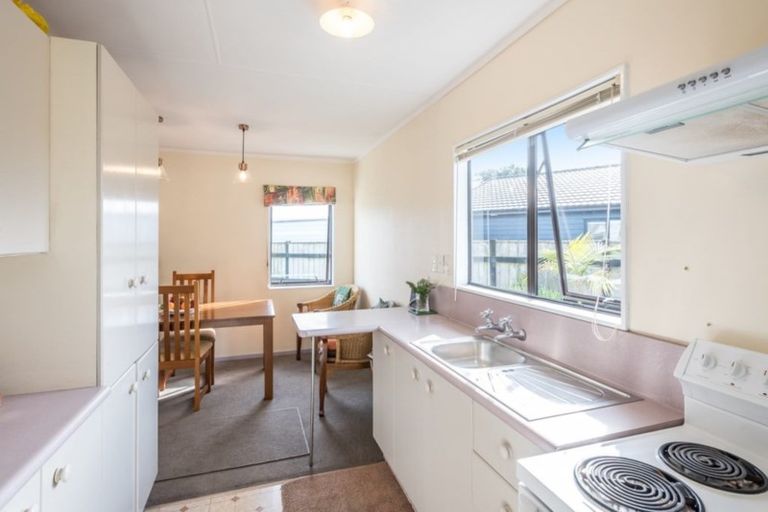 Photo of property in 8 Dennis Taylor Court, Paraparaumu, 5032