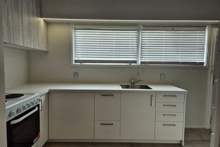 Photo of property in 15 Beeche Place, Birkdale, Auckland, 0626