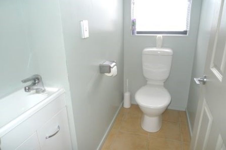 Photo of property in 80 Erlestoke Crescent, Churton Park, Wellington, 6037