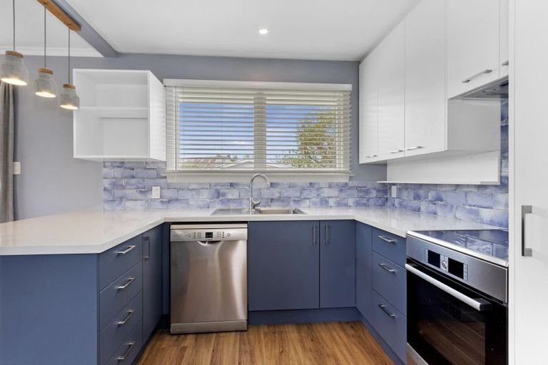 Photo of property in 85 Farquhars Road, Redwood, Christchurch, 8051