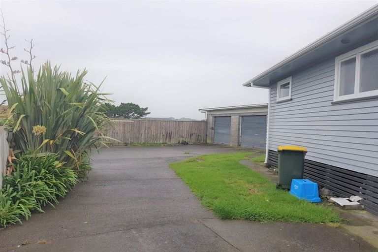 Photo of property in 187 Omata Road, Blagdon, New Plymouth, 4310