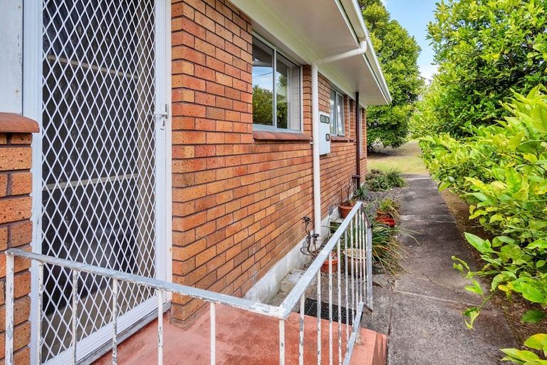 Photo of property in 1/17 Captain Scott Road, Glen Eden, Auckland, 0602