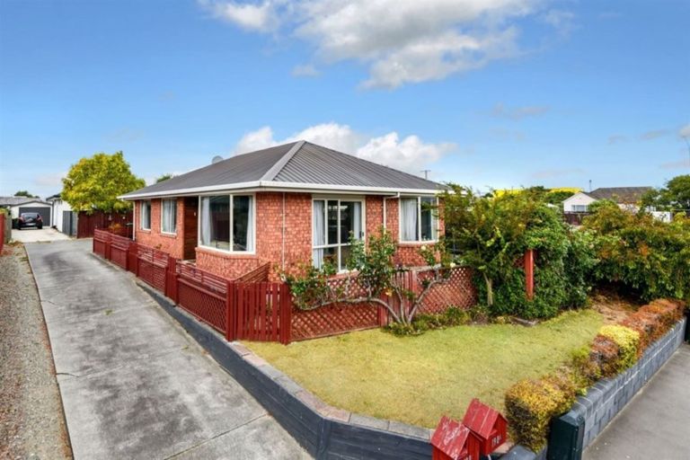 Photo of property in 1/198a Wainoni Road, Avondale, Christchurch, 8061