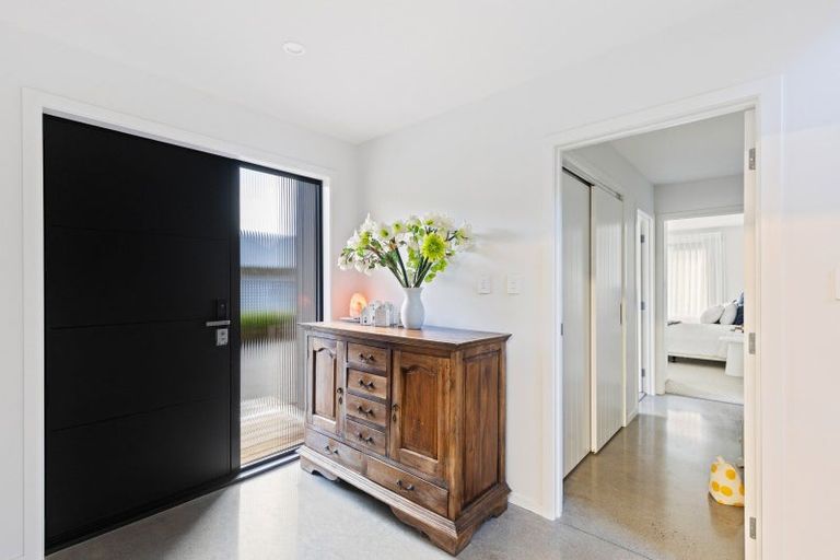 Photo of property in 6e Burns Street, Westown, New Plymouth, 4310