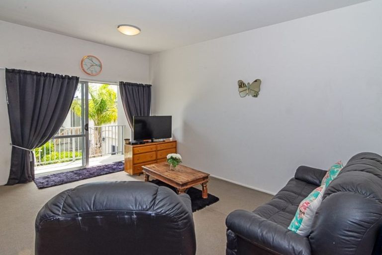 Photo of property in 14/7 Kelvin Hart Drive, East Tamaki, Auckland, 2013
