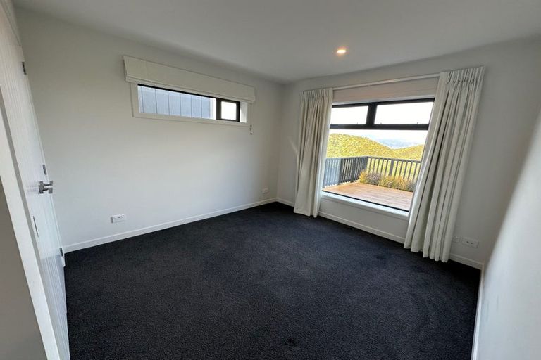 Photo of property in 34 Epic Way, Newlands, Wellington, 6037