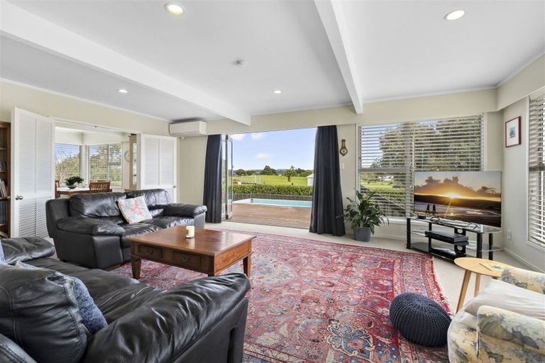 Photo of property in 43 Stella Drive, Clarks Beach, 2122