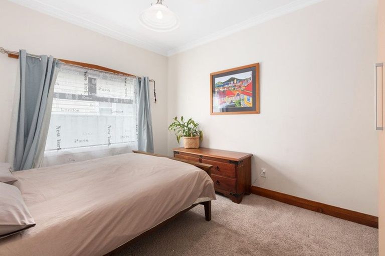 Photo of property in 15 Glamis Avenue, Strathmore Park, Wellington, 6022