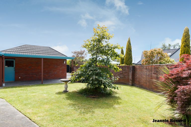 Photo of property in 43 Ihaka Street, Hokowhitu, Palmerston North, 4410