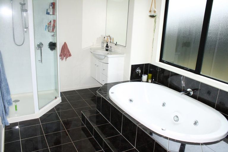 Photo of property in 17 Cairnbrae Drive, Prebbleton, 7604