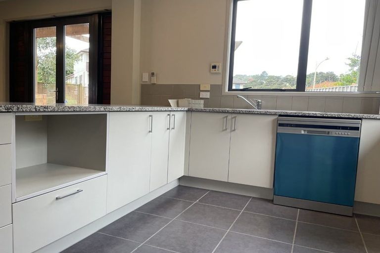 Photo of property in 7 Greenbough Lane, Greenhithe, Auckland, 0632