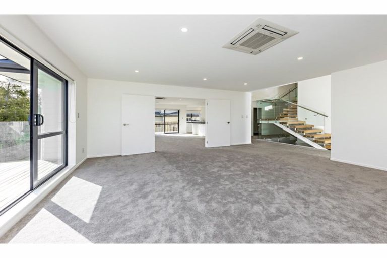Photo of property in 40 Dawood Place, The Gardens, Auckland, 2105