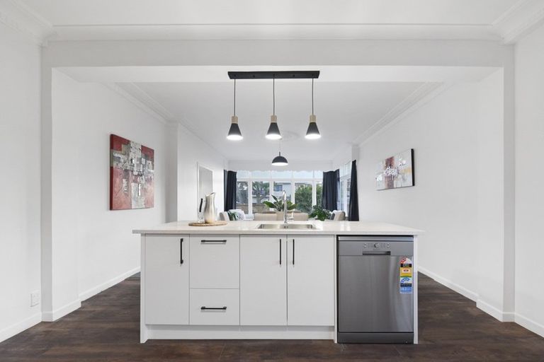 Photo of property in 12 Walsh Street, Forest Lake, Hamilton, 3200