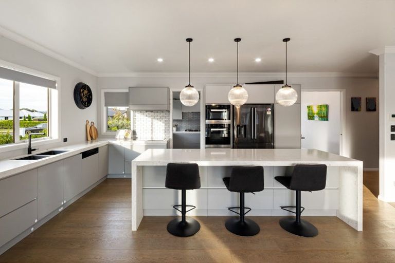 Photo of property in 19 Mike Smith Drive, Cambridge, 3434