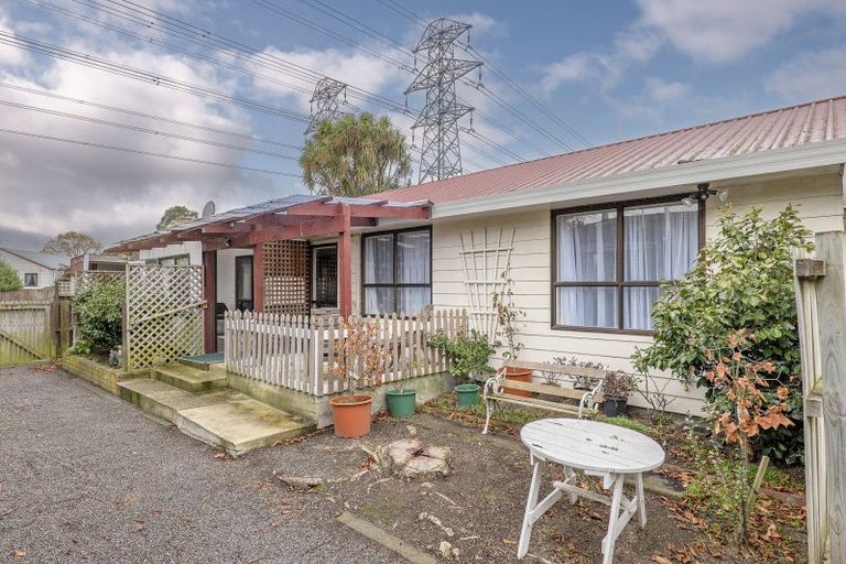 Photo of property in 6 Malabar Crescent, Broomfield, Christchurch, 8042