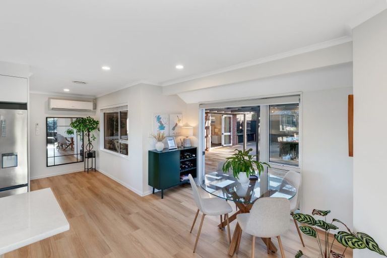 Photo of property in 33 Kirsten Place, Parklands, Christchurch, 8083