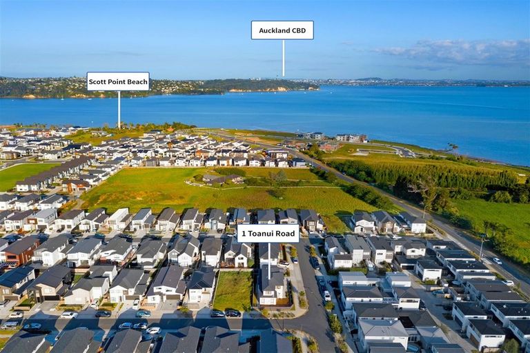 Photo of property in 1 Toanui Road, Hobsonville, Auckland, 0616