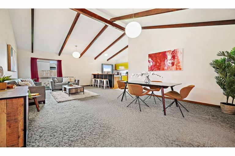 Photo of property in 3 Raekura Place, Redcliffs, Christchurch, 8081