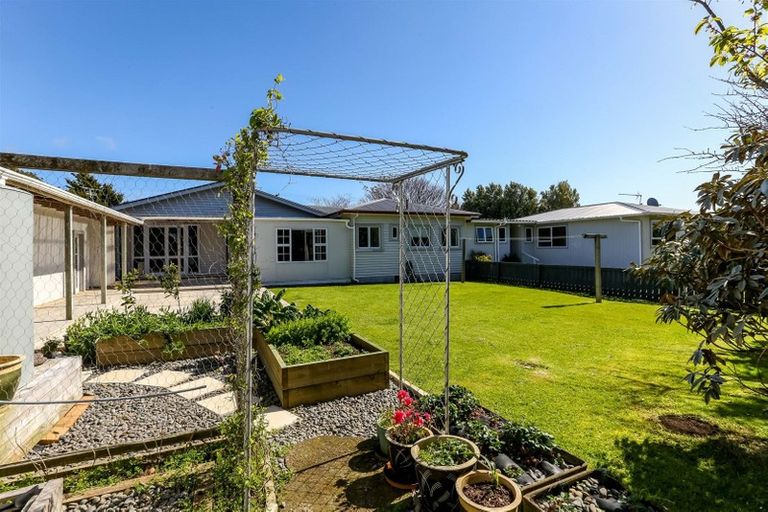 Photo of property in 32 Tate Road, Brixton, Waitara, 4382