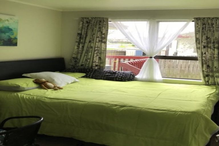 Photo of property in 2/5 Ebenezer Way, Clendon Park, Auckland, 2103