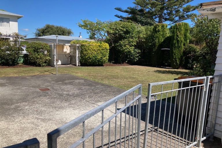 Photo of property in 74 Birmingham Street, Takaro, Palmerston North, 4412