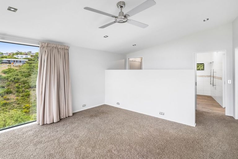 Photo of property in 7 Law Lane, Mount Pleasant, Christchurch, 8081