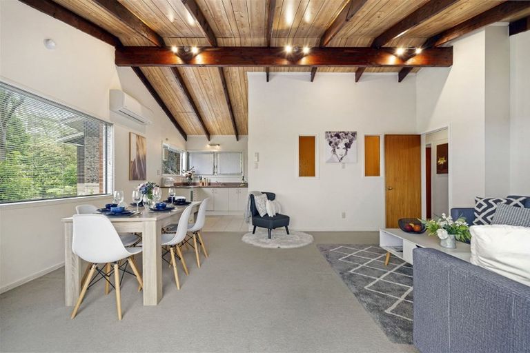 Photo of property in 94 Ayton Drive, Totara Vale, Auckland, 0629